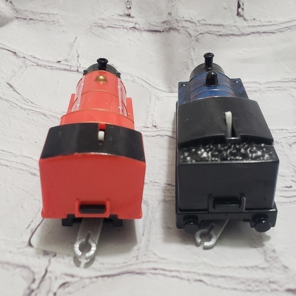 Thomas And Friends Trackmaster Train Cars Set Of 2 Thomas And James 2013 Mattel - Picture 6 of 10